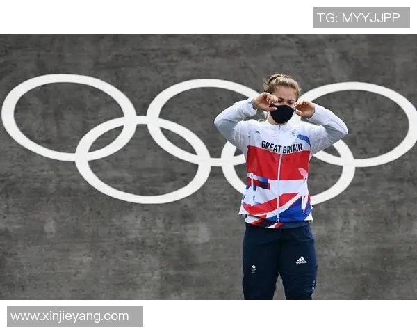 韩国足球明星热辣舞姿视频引发热议展现魅力与运动激情 韩国足球明星热辣舞姿视频引发热议展现魅力与运动激情